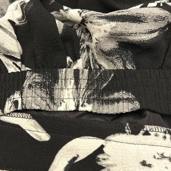 Katherine Barclay black white gray floral pull on pants Size 12 EUC - Picture 13 of 13